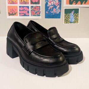 Black Chunky Heeled Platform Loafers Size 8 Wide (90s, Y2K style)